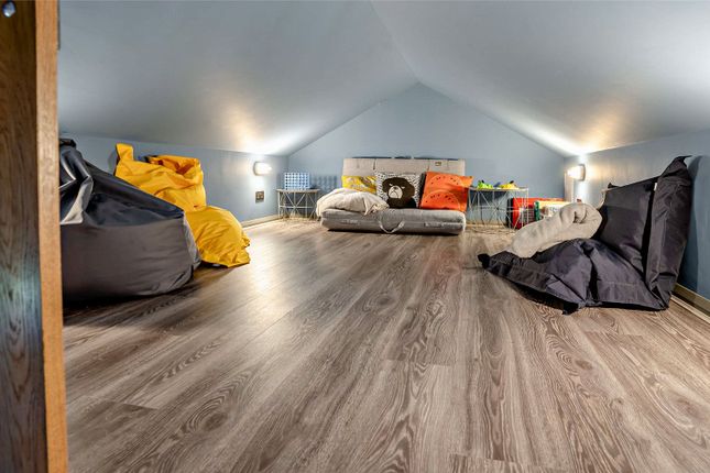 Mezzanine/Den
