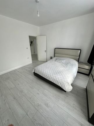 16 Lamerton Road, Lamerton Road, Ilford photo 4