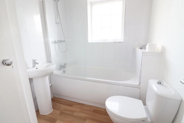 16, Felton Close, Luton photo 5