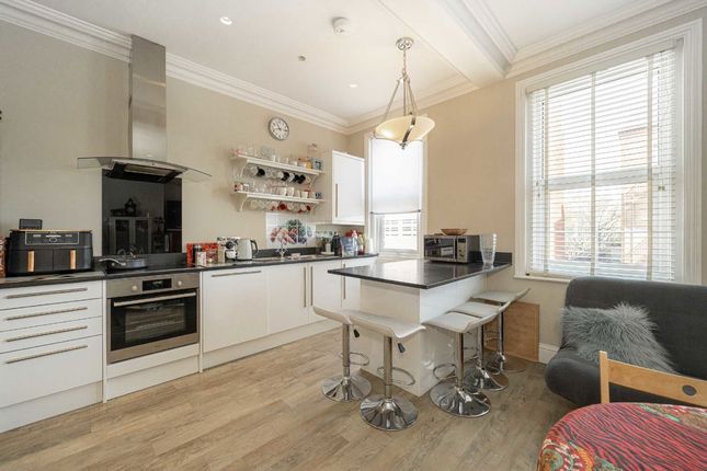 16B, Station Road, Sunbury-On-Thames photo 3