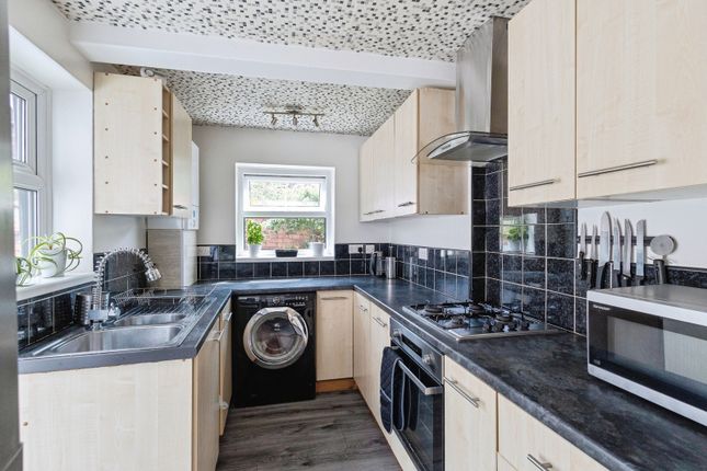 41, Horton Road, Greater Manchester photo 2