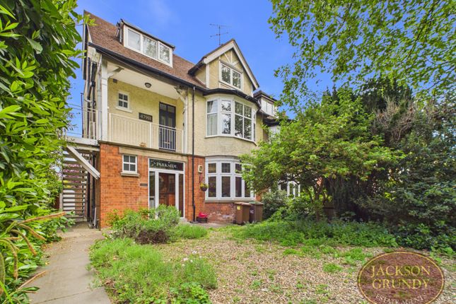 3-bed flat on 479, Wellingborough Road, Northampton, £260,000