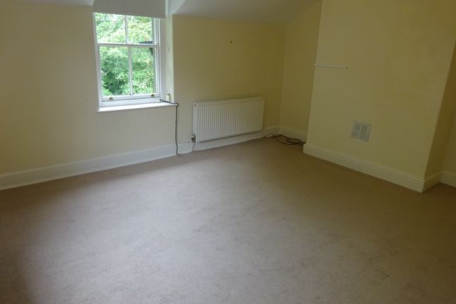 Flat to rent in St. Johns Road, Buxton