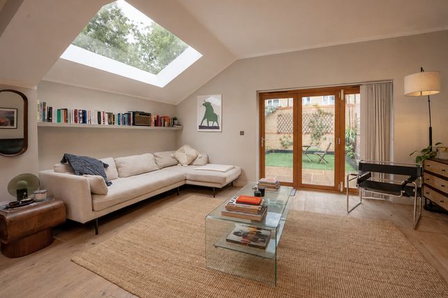 Flat Ground Floor Flat, 31, Lime Grove, London photo 4