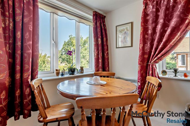 21 Eadhelm Court, Penlee Close, Edenbridge photo 4
