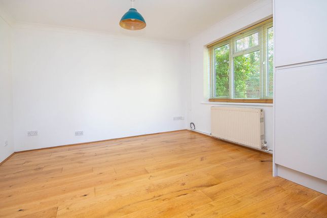 36, Tides Way, Southampton photo 4