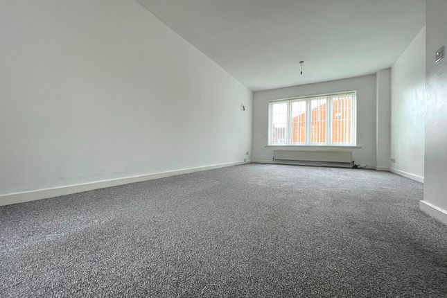 32 Aldridge Court, Durham photo 3