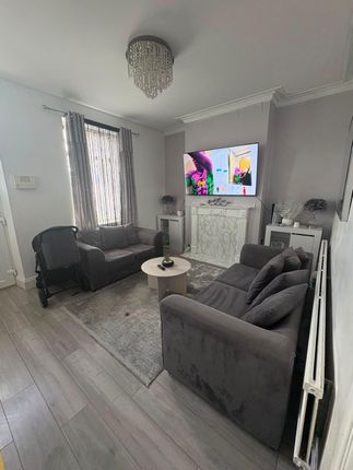 14, Prescott Terrace, Bradford photo 2