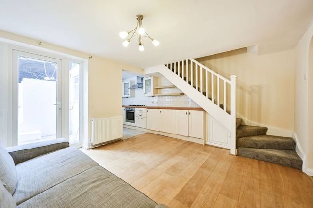 Thumbnail Flat for sale in Oxberry Avenue, Fulham, London