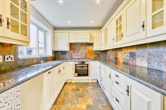 28 Springvale Road, Chesterfield photo 2