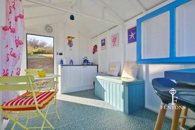 184A, Front Row, Southcliff Promenade, Walton-on-the-Naze photo 3