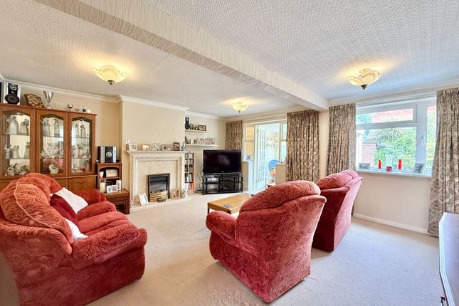 5, Meadow Croft, Birmingham photo 2