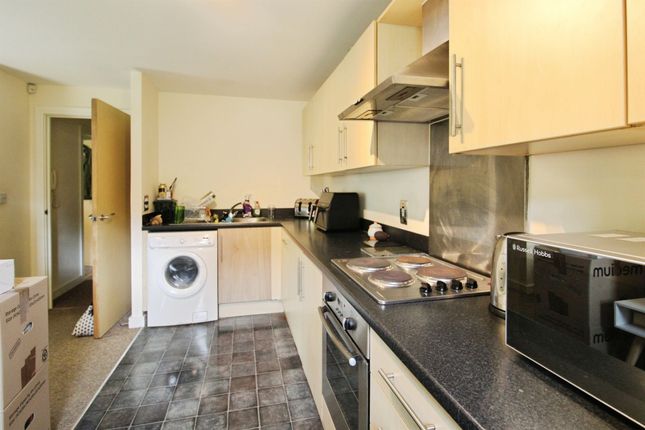 30, Reresby Court, Cardiff photo 4