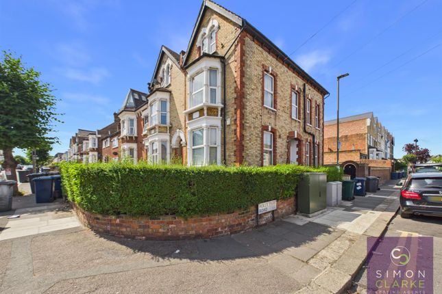 Flat 2, 1, Holly Park Road, London photo 2