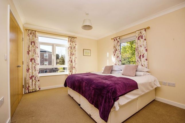 Flat for sale in Butlers Place, Godalming