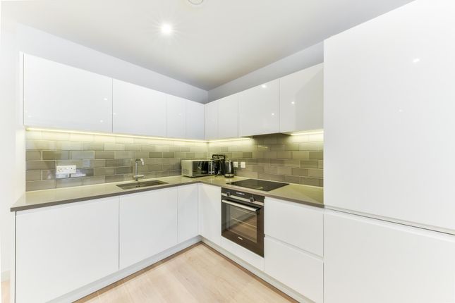 Flat for sale in John Cabot House, Royal Wharf, London