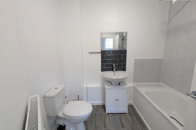 16B Stanley Street, Llanelli photo 5