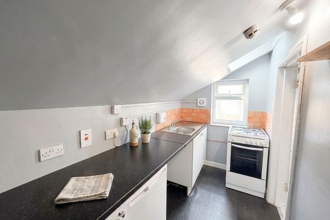 Flat 3, 40 Milton Grove, Manchester photo 4