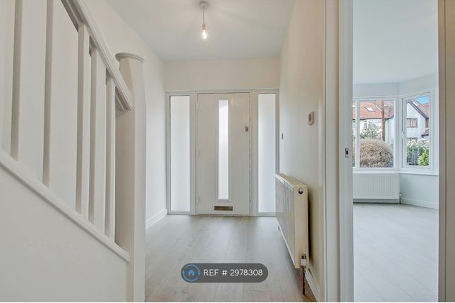 Elton Avenue, Greenford, London photo 3