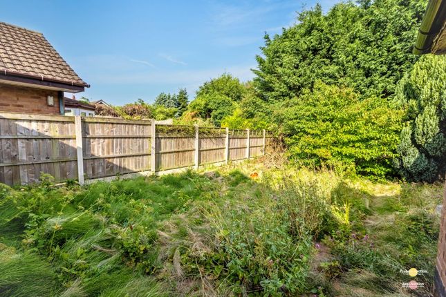 11, Allison Gardens, Nottingham photo 4