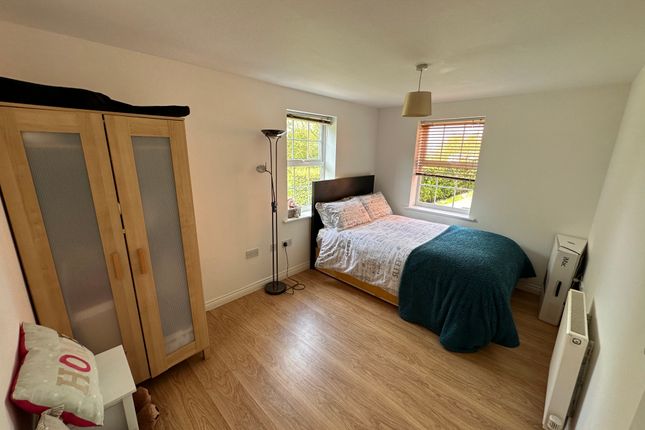 25, WIGSTON photo 3
