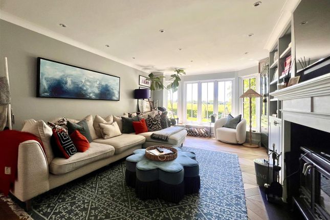 Meadow House, 6, Goldstone Farm View, Leatherhead photo 4