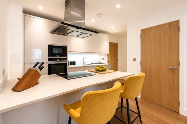Lismore Boulevard, 47, Colindale, London photo 3