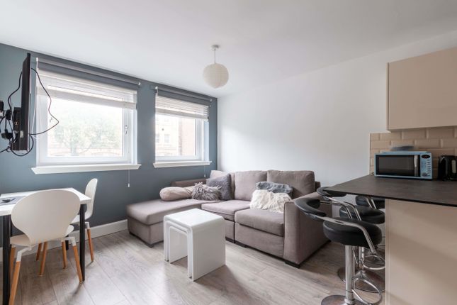 Thumbnail Flat to rent in St Leonards Street, Edinburgh