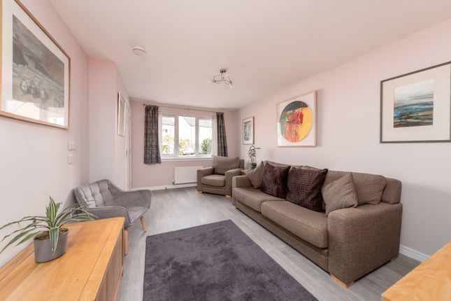 7 Whitehouse Court, Gorebridge photo 5