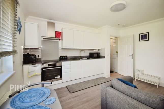 Flat 3, 70, Fairfield Gardens, Sandown photo 4