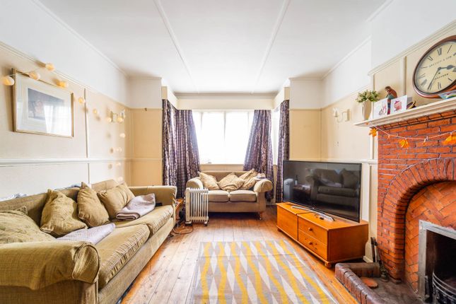 4, Tregaron Avenue, Crouch End photo 2