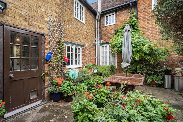 Rose Cottage, 82 Park Street, St. Albans photo 4