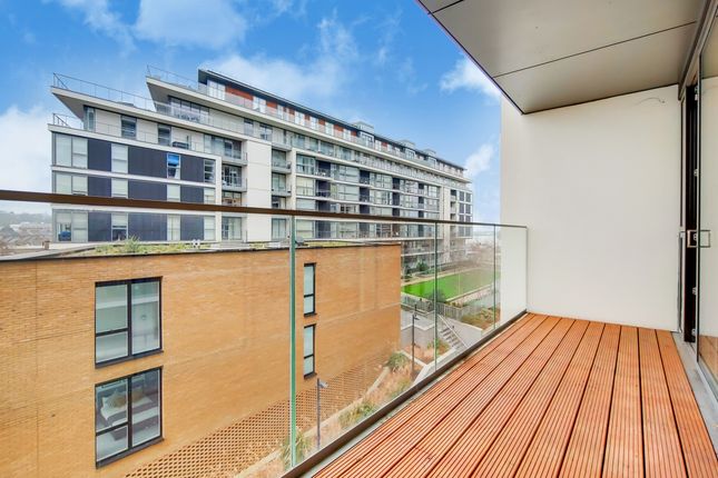 Flat for sale in River Gardens Walk, London