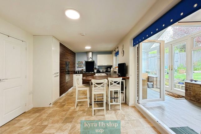 9, Brick Kiln Close, Exeter photo 3