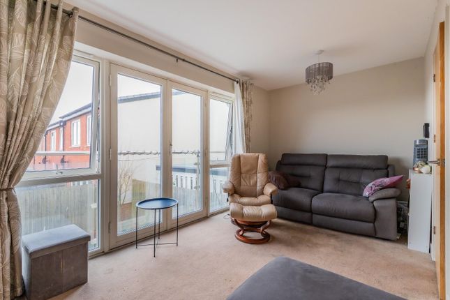 24, Gibson Way, Penarth photo 3
