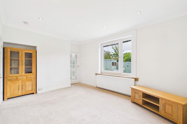 89, Broomfield Crescent, Edinburgh photo 4