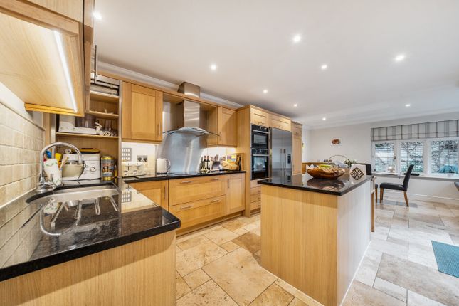 4, Heatherfield Lane, Surrey photo 3