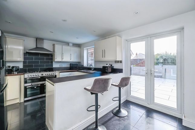 57, Oakham Drive, Nottingham photo 4