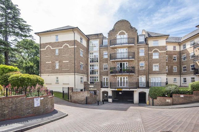Thumbnail Flat for sale in The Huntley, Carmelite Drive, Reading