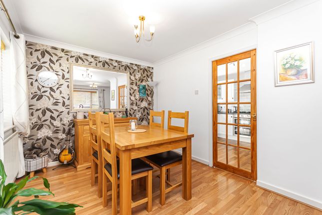 1 Meadway, Bury photo 4