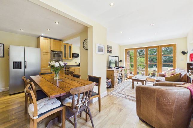 16 Park Avenue, Nottingham photo 2