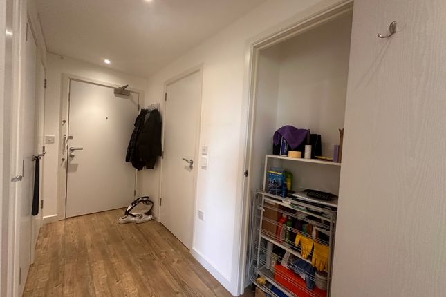 55 Gothenburg Court, Bailey Street, London photo 3