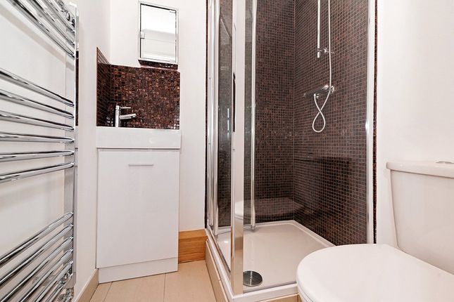 Flat 1, Shalimar House, 26A, Vallance Road, London photo 5
