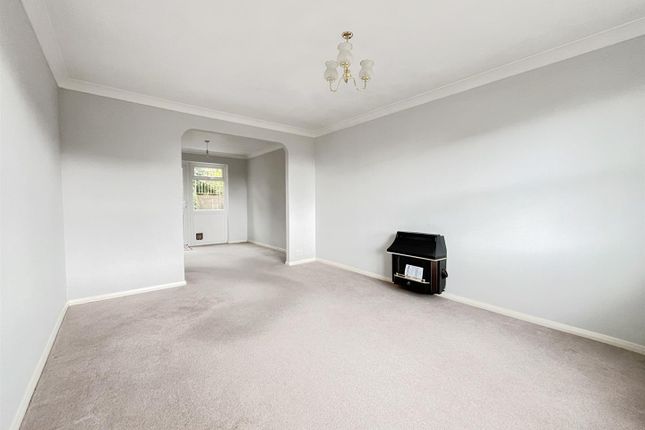 12, Streatfield Gardens, Heathfield photo 3