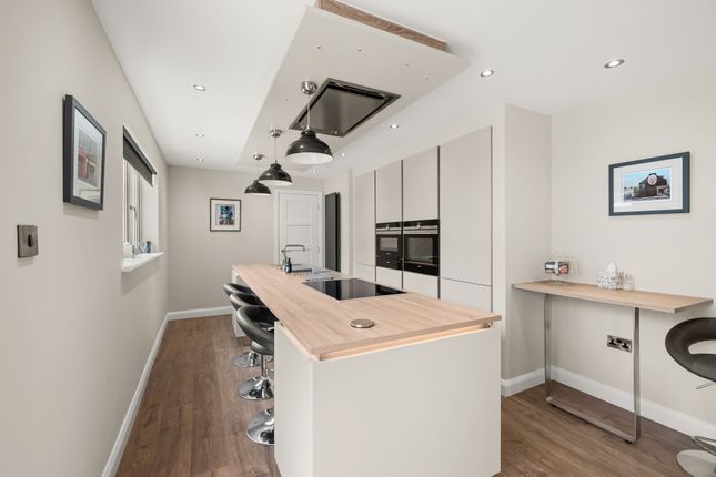 21 McIntosh Patrick Place, Dundee photo 2