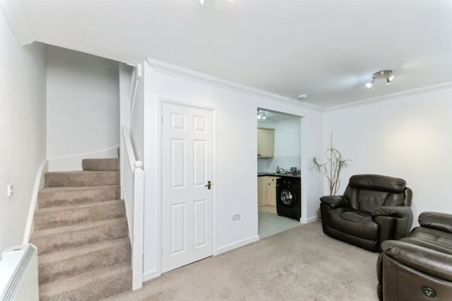 Flat 2, Henley Court, 16e, Woodsgate Park, Bexhill-On-Sea photo 2