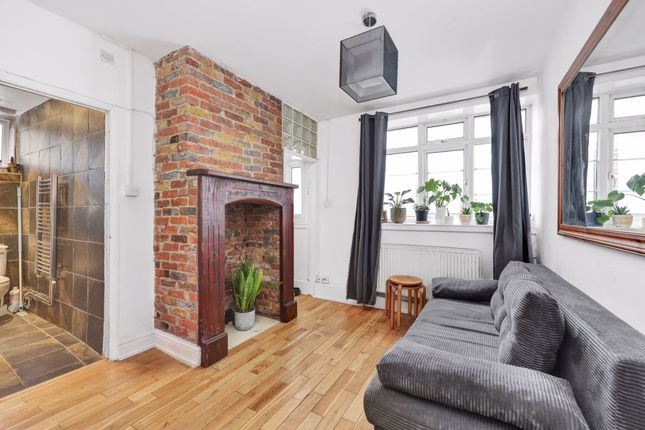 Thumbnail Flat for sale in Harrington Hill, Riverside Hackney