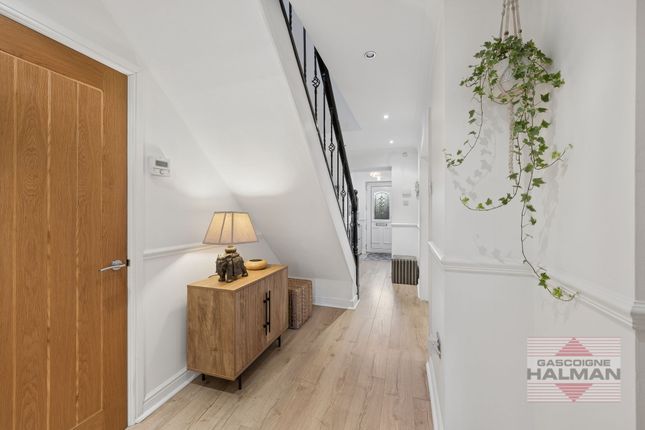 53 Skaife Road, Sale photo 3