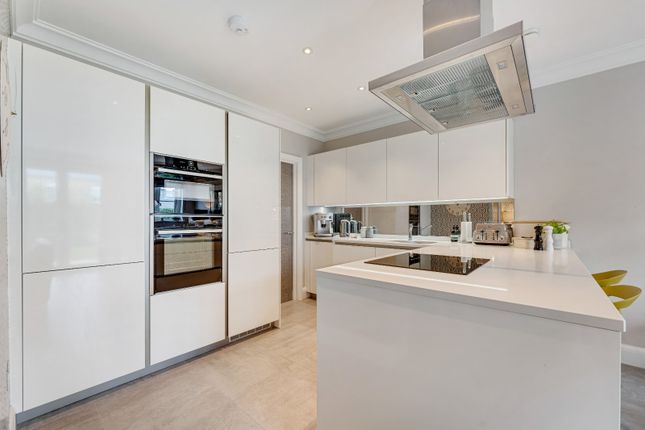 2, Cedar Square, Macclesfield photo 4