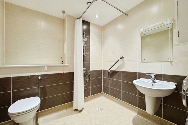 63 Clement House,, Johnstone Close, Berkshire photo 4